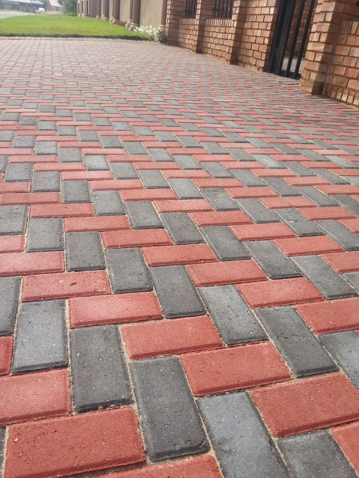 Red and grey brick paving finish