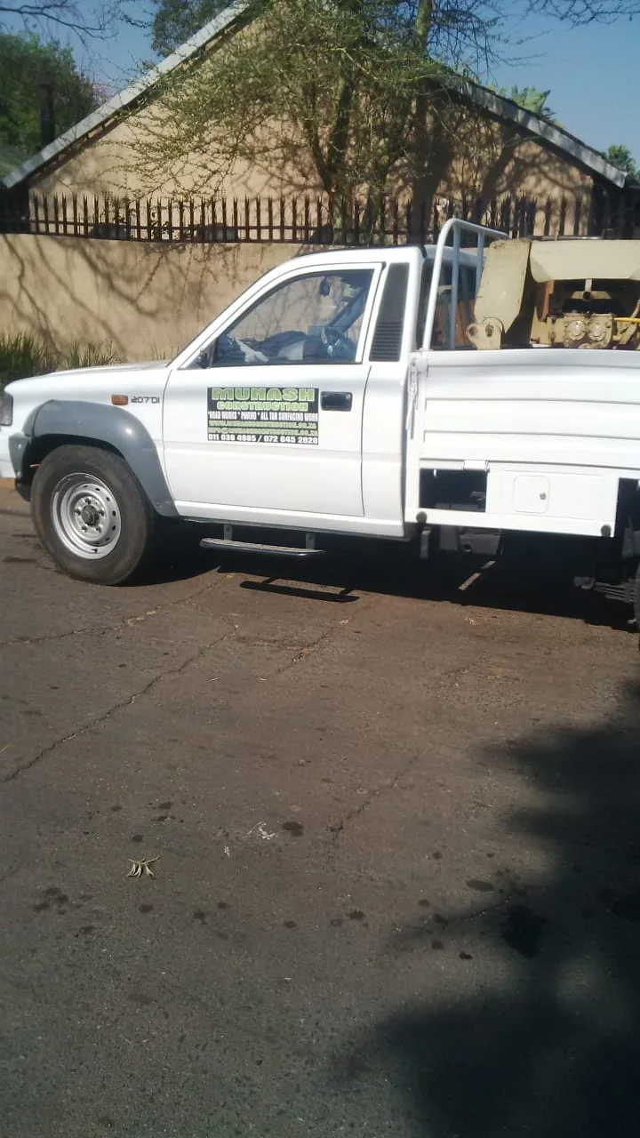 Civil construction equipment